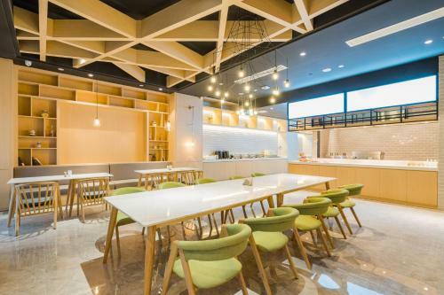 Atour Hotel Nantong Xinghu
