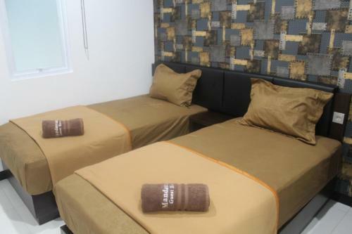 Hostal Mandastana Guest House And Kost