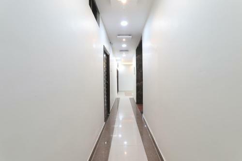 Capital O 85681 Hotel Shree