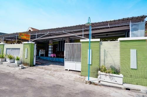 Hotel Spot On 2171 Griya Sakura Syariah