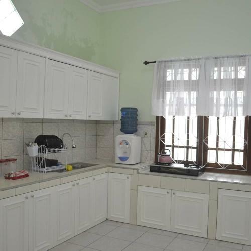 Hostal Emma Guest House Penginapan Keluarga