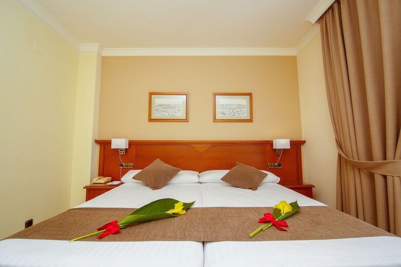 Hotel Mainake