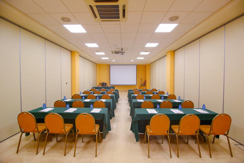 Hotel Mainake