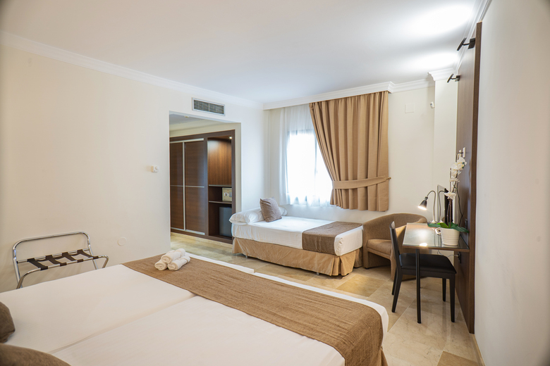 Hotel Mainake