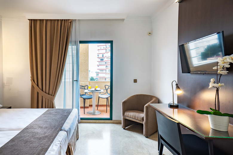 Hotel Mainake