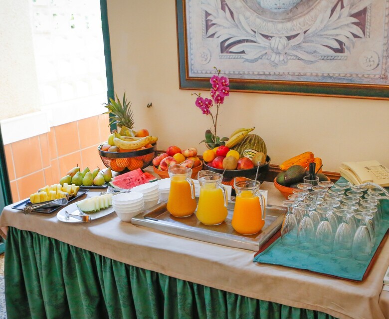 Hotel Mainake
