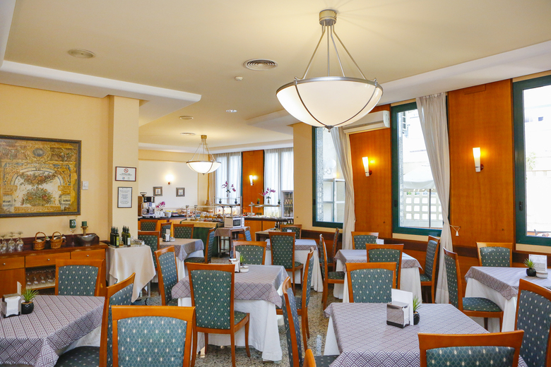 Hotel Mainake
