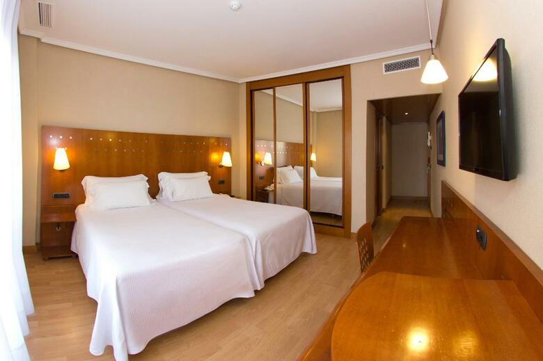Hotel NH San Pedro