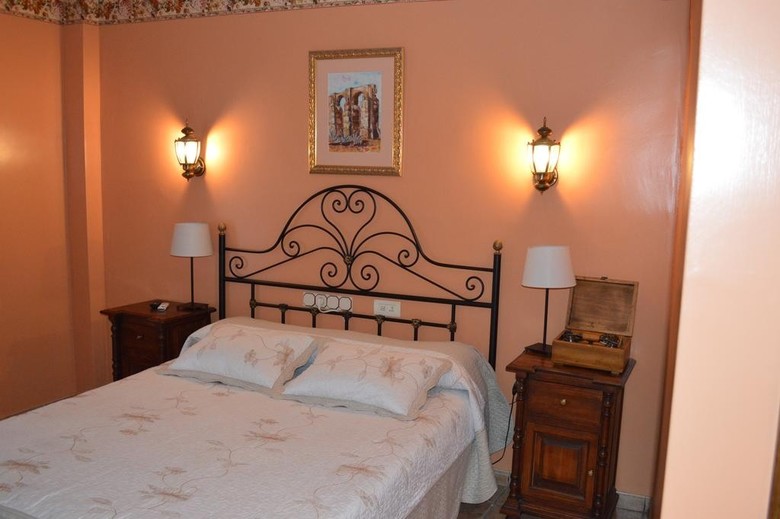 Hotel Don Javier (.)