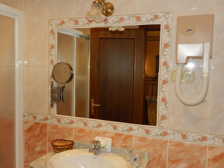 Hotel Don Javier (.)