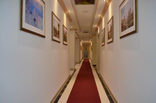 Mustang Hotel