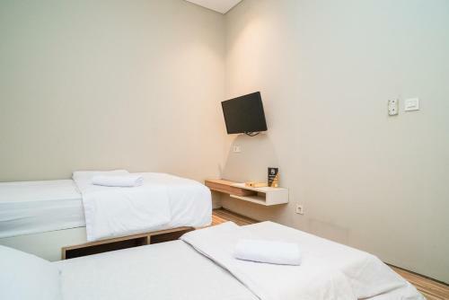 Hostal Three J Residence