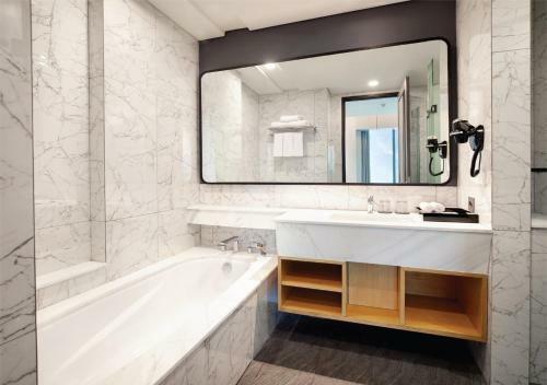 Hotel The 1o1 Jakarta Airport Cbc
