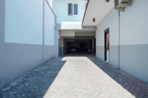 Hotel Oyo 3815 Kutisari Selatan 21 Syariah