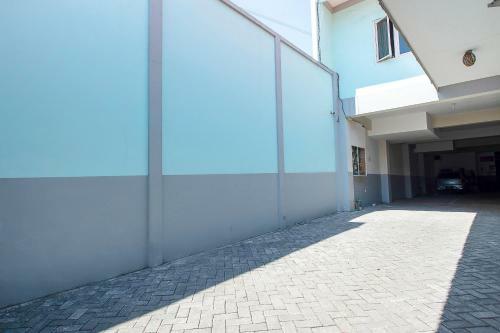 Hotel Oyo 3815 Kutisari Selatan 21 Syariah