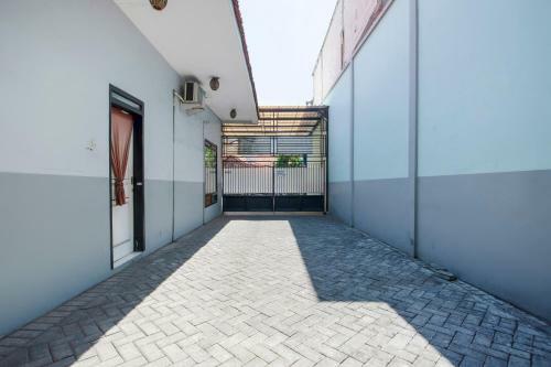 Hotel Oyo 3815 Kutisari Selatan 21 Syariah
