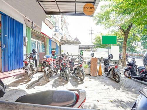 Hotel Spot On 90403 Gosepa Ngagel