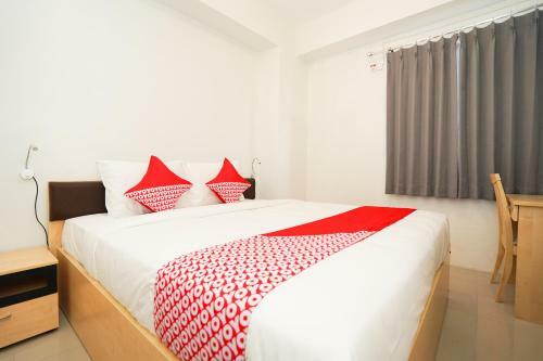 Hotel Vaccinated Staff - Oyo Flagship 910 Menara Rungkut Surabaya