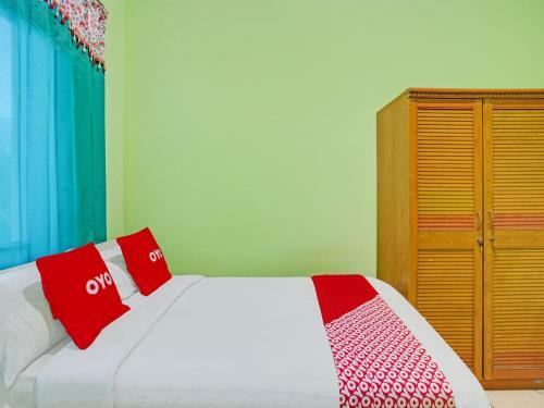 Hotel Oyo 90611 Griya Kutisari V Residence