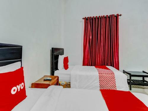 Oyo Flagship 90717 Hotel Kalimantan Surabaya