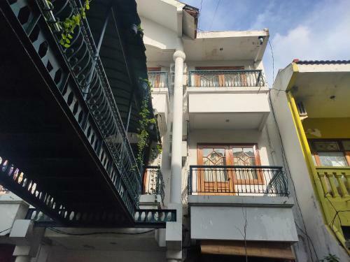 Hotel Oyo 90800 Lemoon Inn Surabaya