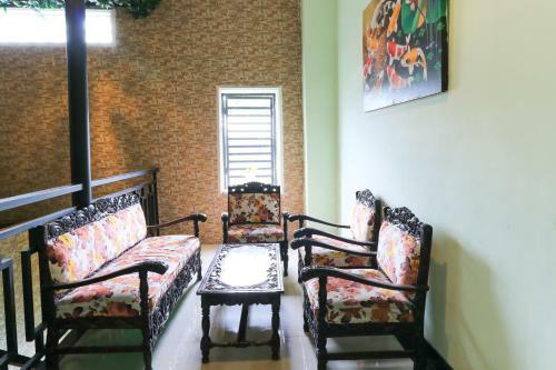 Hostal Labuana Homestay & Cafe Garden
