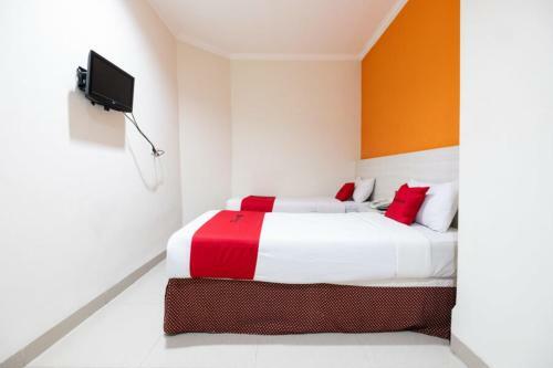 Reddoorz Plus @ Hotel Alden Makassar
