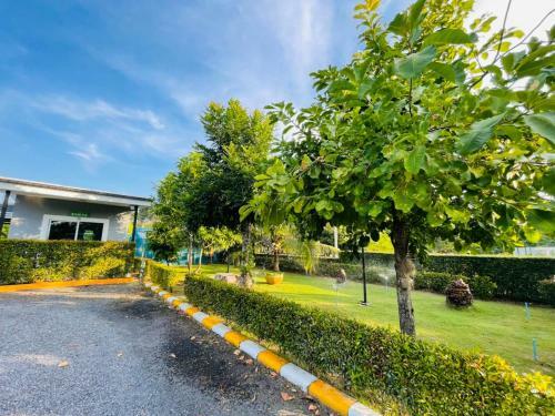 Hotel Baan Ruay Suk Resort, Lopburi