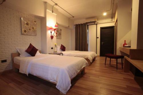 Hotel Diary Suite
