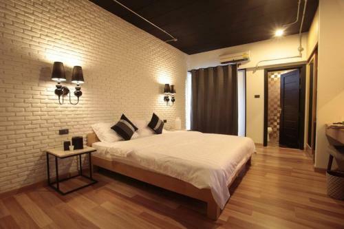 Hotel Diary Suite