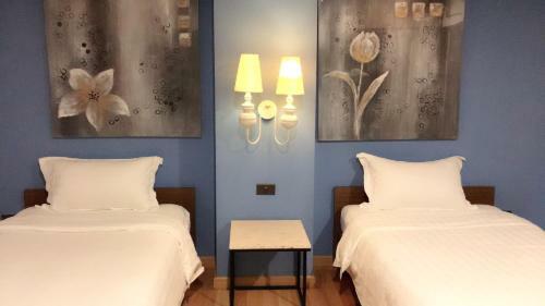 Hotel Diary Suite