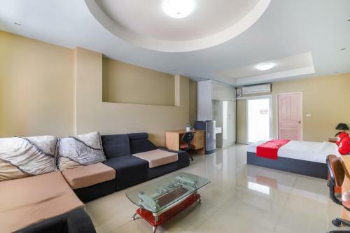 Hotel Oyo 762 Chompoo