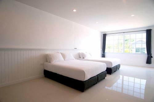 Hotel Bhive