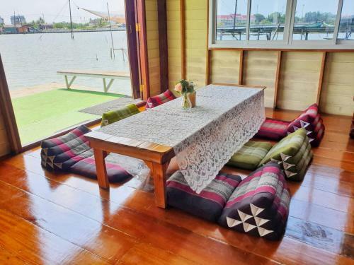 Baan Argong Homestay Pakphanang