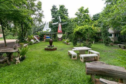 Hotel Vaccinated Staff - Oyo 1129 Leelavadee Resort Korat