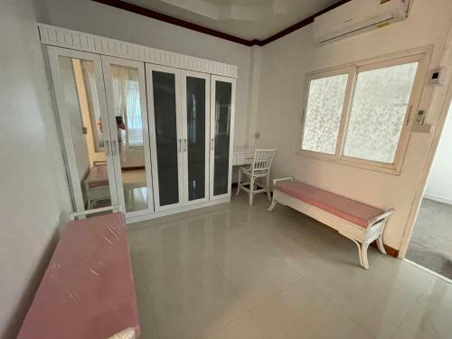 Villa Minimal House Phichit
