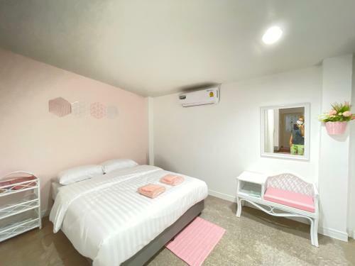 Villa Minimal House Phichit