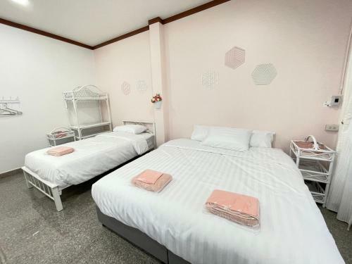 Villa Minimal House Phichit