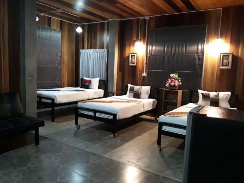 Hostal Baan 9'nan Guest Home In Nan City.