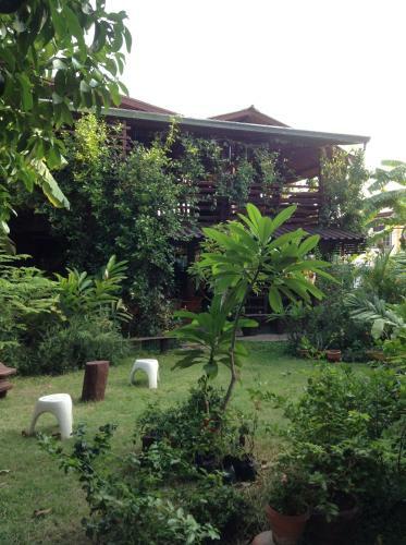 Banban Nannan Library And Guesthome