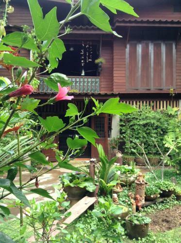 Banban Nannan Library And Guesthome