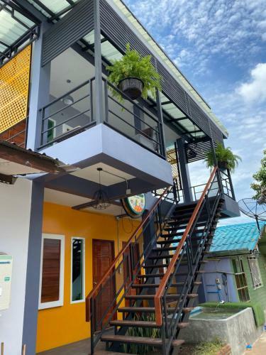 Hostal The One House