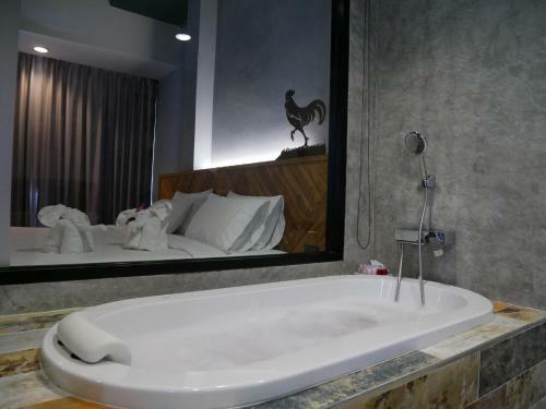 Ou Hotel