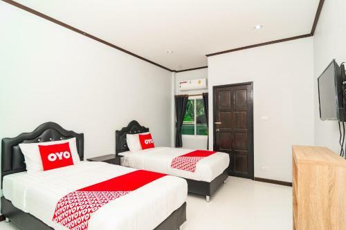 Hotel Vaccinated Staff - Oyo 533 Runya Poolvilla