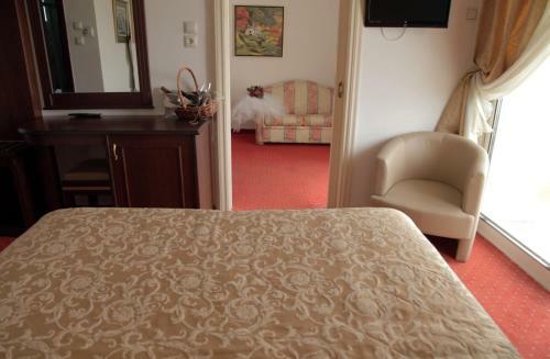 Santa Beach Hotel