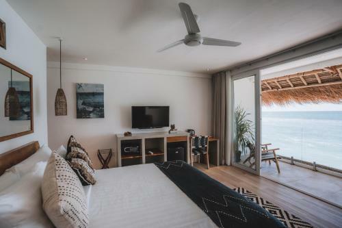 Hotel Legends Beachfront Resort