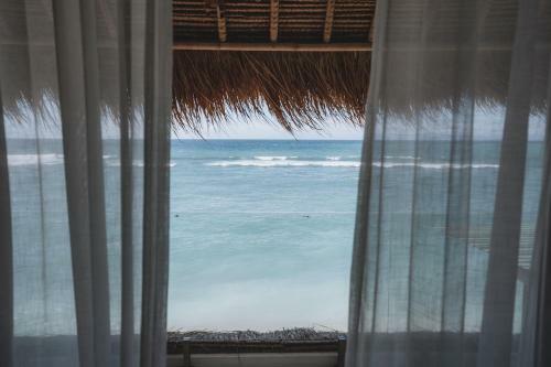 Hotel Legends Beachfront Resort