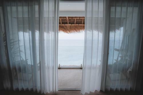 Hotel Legends Beachfront Resort