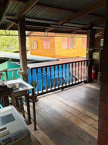 Bed & Breakfast Ray Nu Guest House