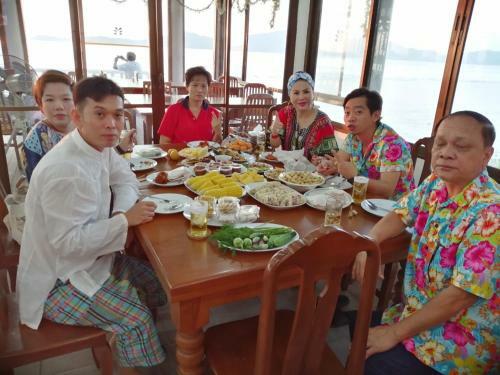 Hotel Jansom Beach Resort